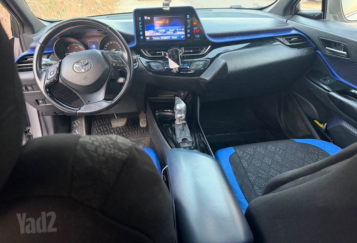 טויוטה C-HR