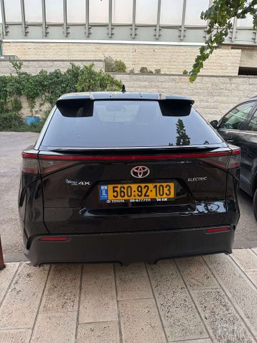 טויוטה bZ4X