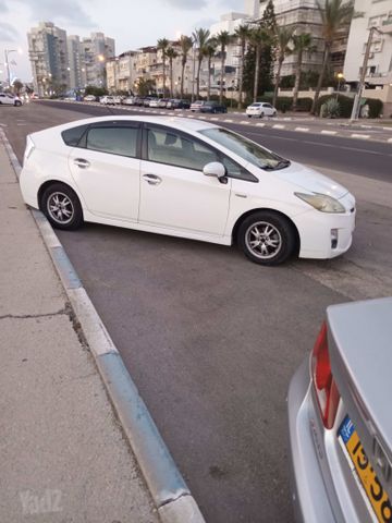 מודעת רכב טויוטה פריוס