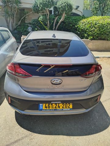 יונדאי איוניק