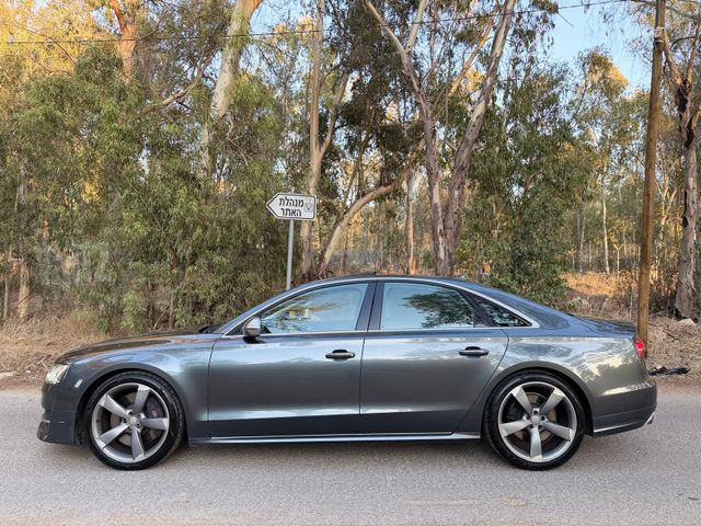 אאודי S8
