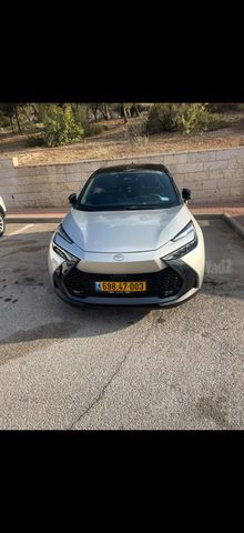 מודעת רכב טויוטה C-HR