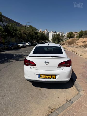 אופל אסטרה