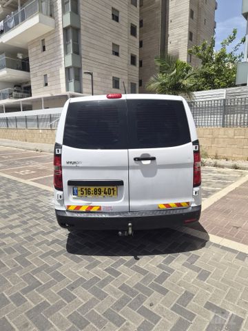יונדאי H-1 / i800