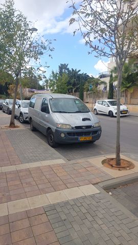 יונדאי H-1 / i800