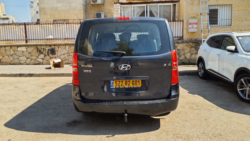 יונדאי H-1 / i800