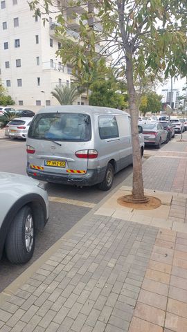 מודעת רכב יונדאי H-1 / i800