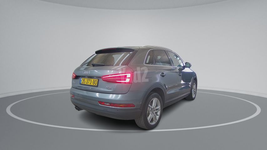 אאודי Q3