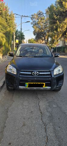 טויוטה RAV4