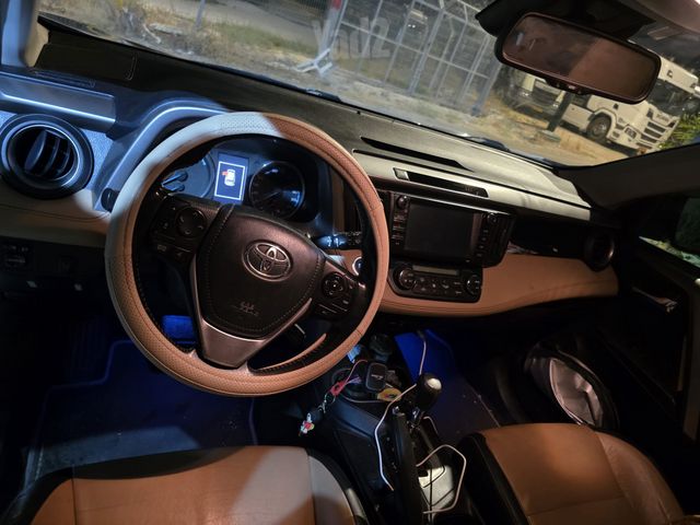 טויוטה RAV4