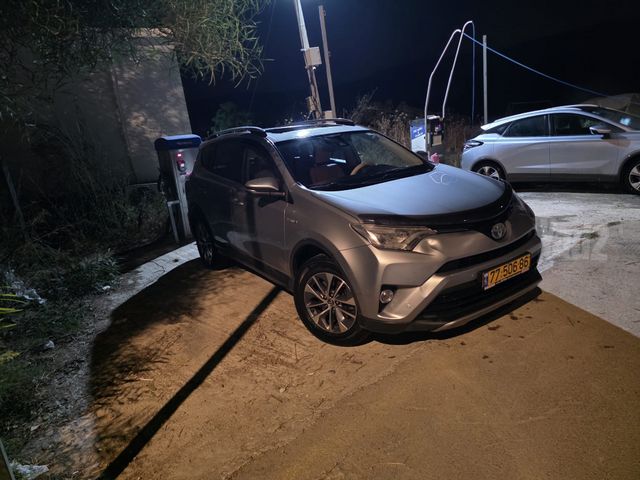 טויוטה RAV4