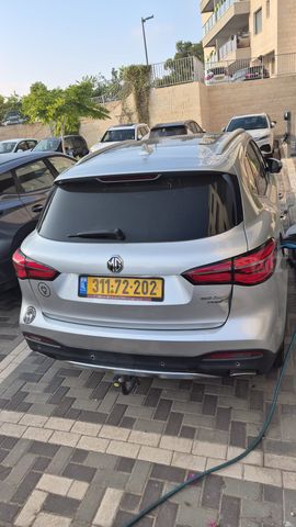 אם ג'י EHS PHEV