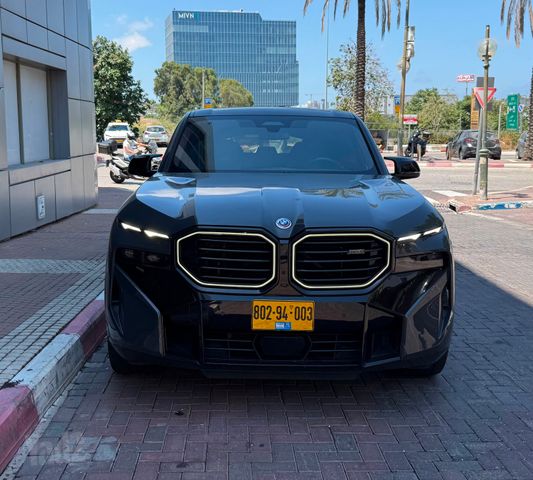 ב מ וו XM