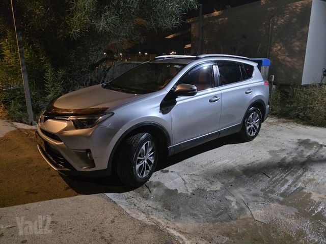 טויוטה RAV4