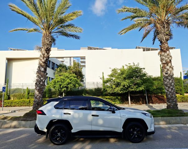 טויוטה RAV4