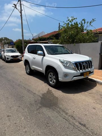 טויוטה לנד קרוזר