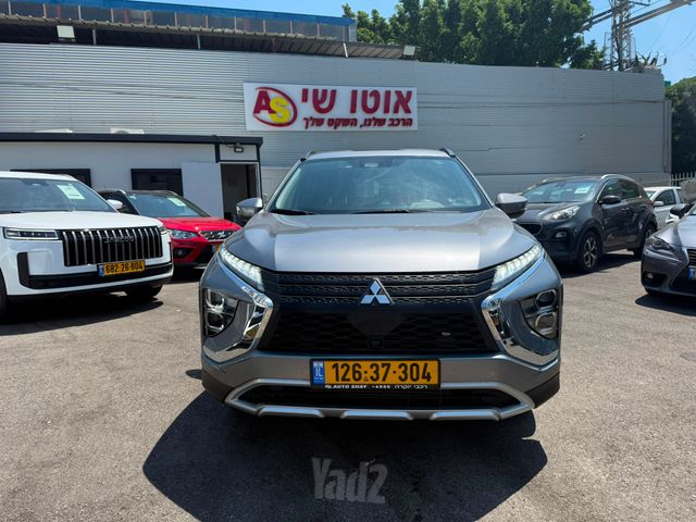 אקליפס קרוס 4X2 Executive אוט׳ בנזין 1.5 (152 כ״ס)
