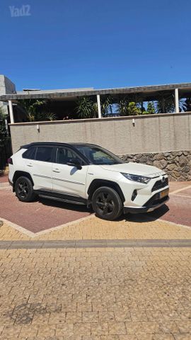 טויוטה RAV4