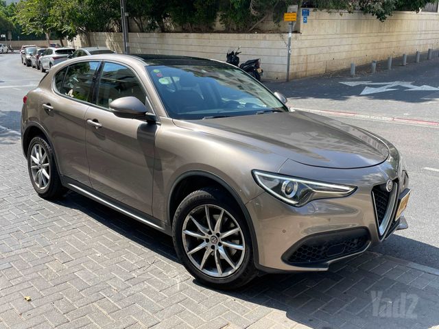 אלפא רומיאו סטלביו