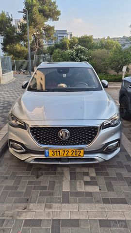 מודעת רכב אם ג'י EHS PHEV