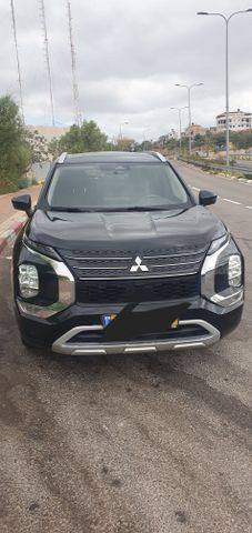 מיצובישי אאוטלנדר