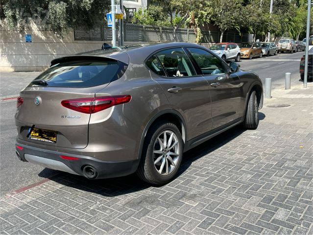 סטלביו Speciale אוט׳ 2.0 (200 כ״ס)
