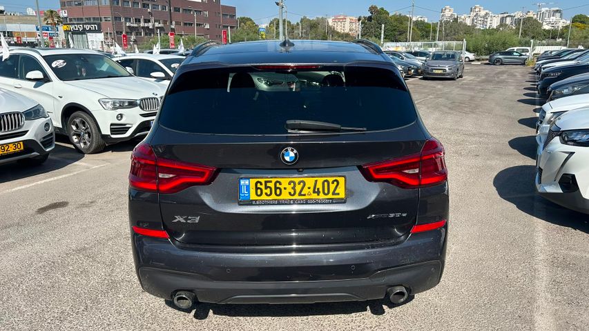 ב מ וו X3