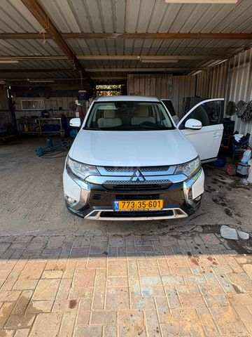 מודעת רכב מיצובישי אאוטלנדר