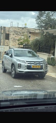 מודעת רכב מיצובישי ASX