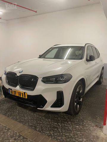 ב מ וו iX3