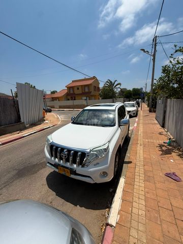 טויוטה לנד קרוזר