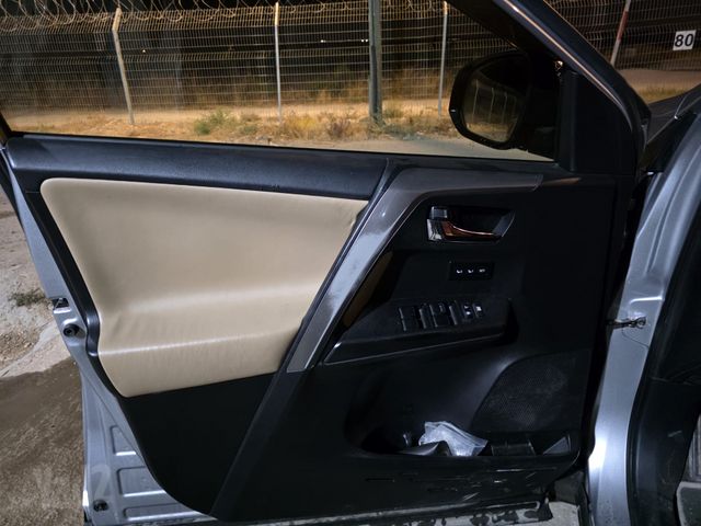 טויוטה RAV4