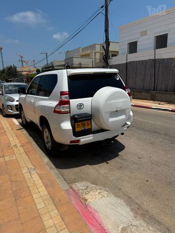 טויוטה לנד קרוזר