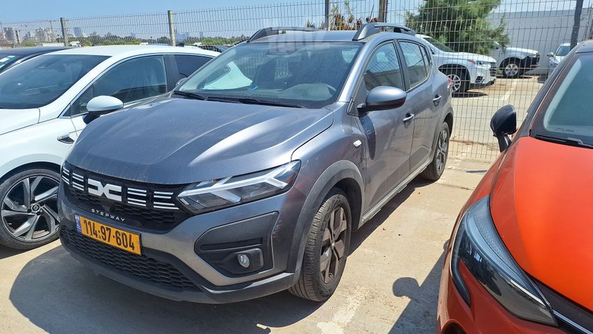 דאצ'יה סנדרו Stepway