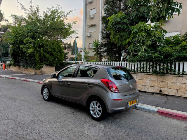 יונדאי i20