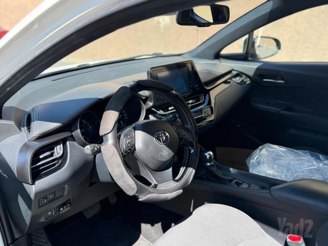מודעת רכב טויוטה C-HR