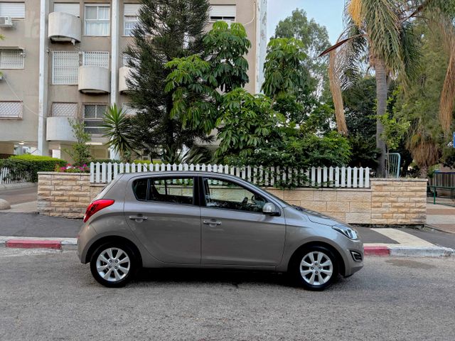 יונדאי i20