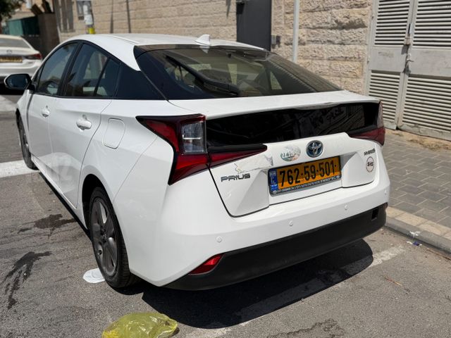 טויוטה פריוס