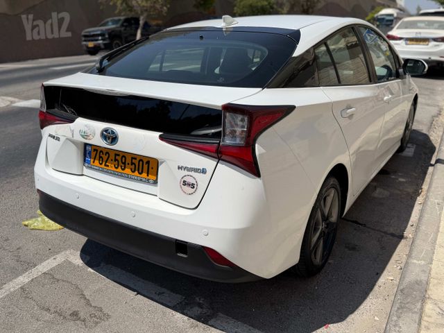 טויוטה פריוס