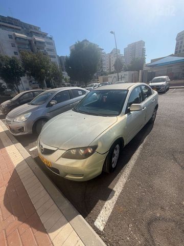 מודעת רכב מאזדה 3