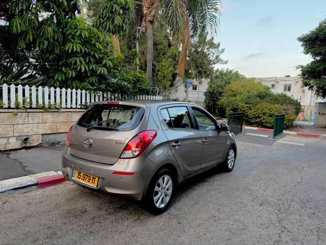 יונדאי i20