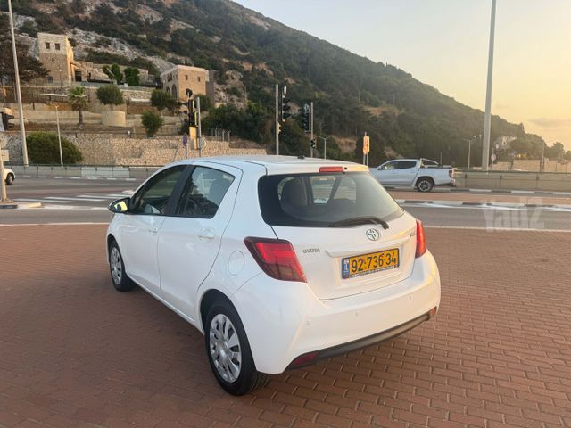טויוטה יאריס