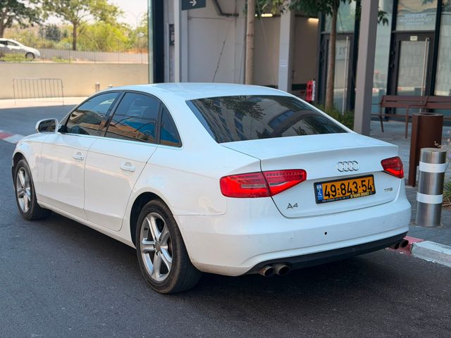 אאודי A4