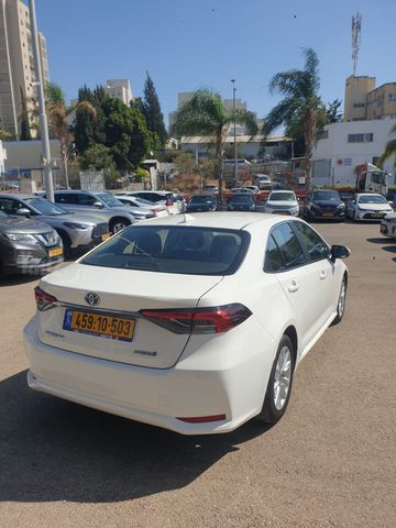 טויוטה קורולה