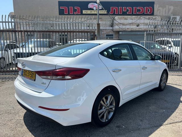 יונדאי אלנטרה