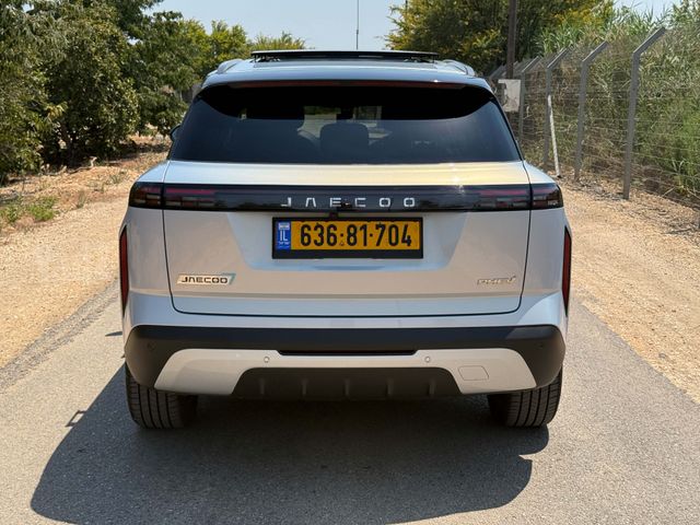 ג'אקו J7