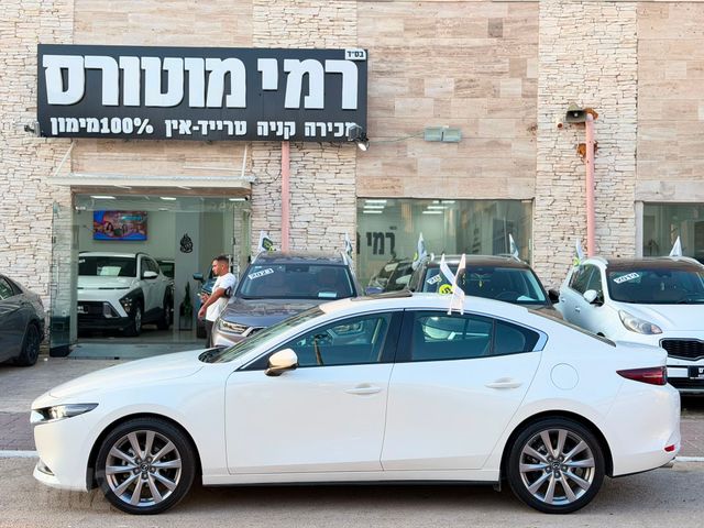מאזדה 3