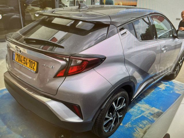 מודעת רכב טויוטה C-HR