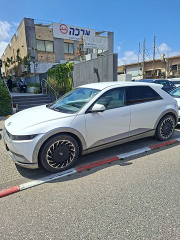 יונדאי איוניק 5