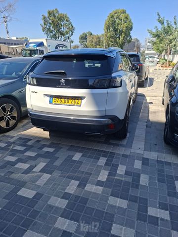 פיג'ו 3008